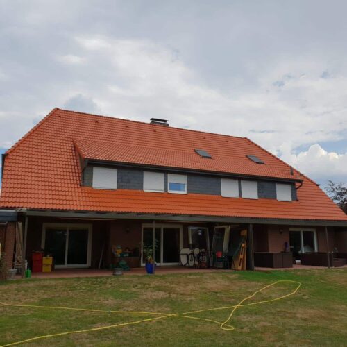 Einfamilienhaus mit gereinigter und versiegelter Dachfläche